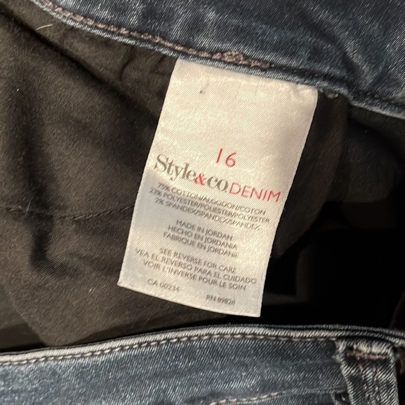 Style & co. Denim Capri size 16. - Picture 4 of 10